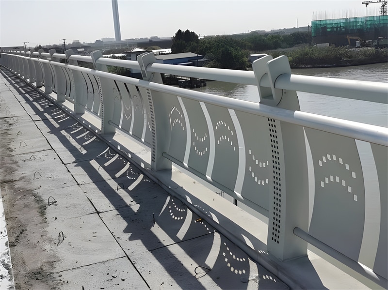 国内现货桥梁护栏​市场价格再度走高